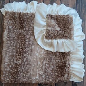 Doe print minky baby carseat blanket